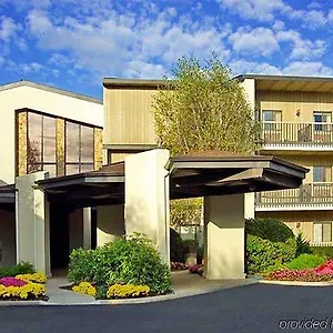 Long Island Hotel
